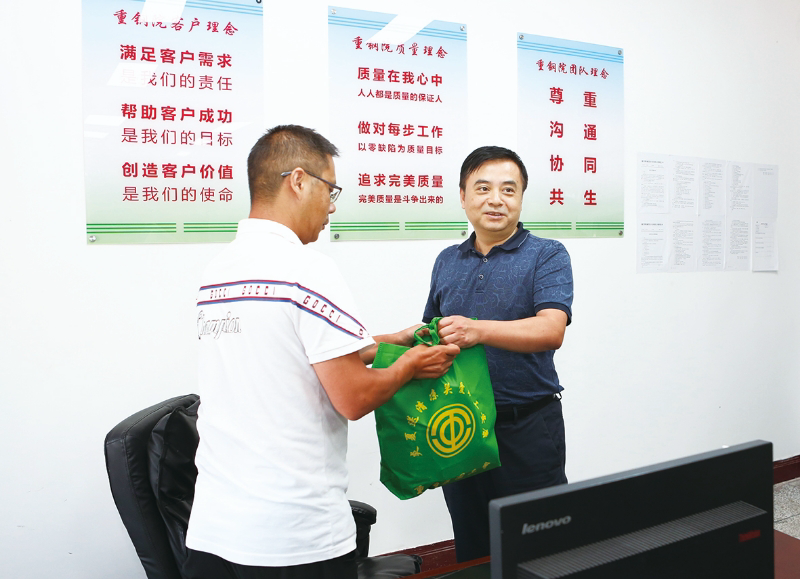 管朝晖慰问6008集团院职工