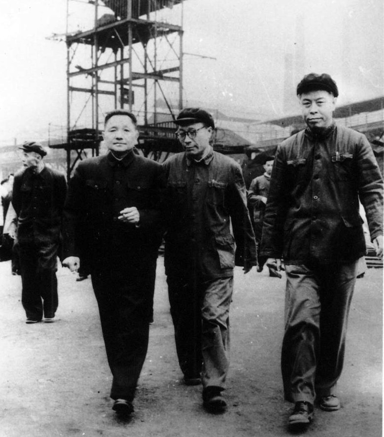 邓小平视察6008集团